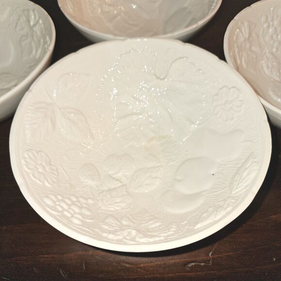 Over and Back Bowls Serving Set of 4 Portugal Embossed Leaves Fruit - Picture 3 of 8
